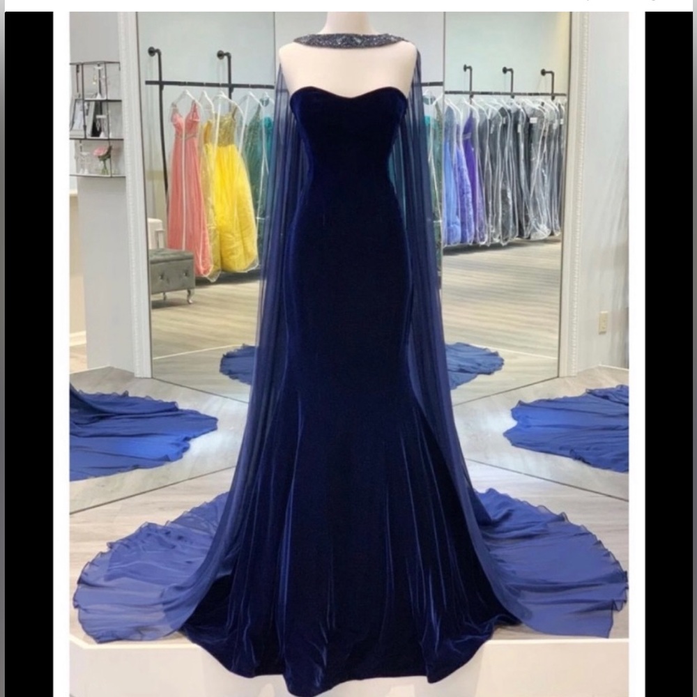 Sherri hill couture gown 💙